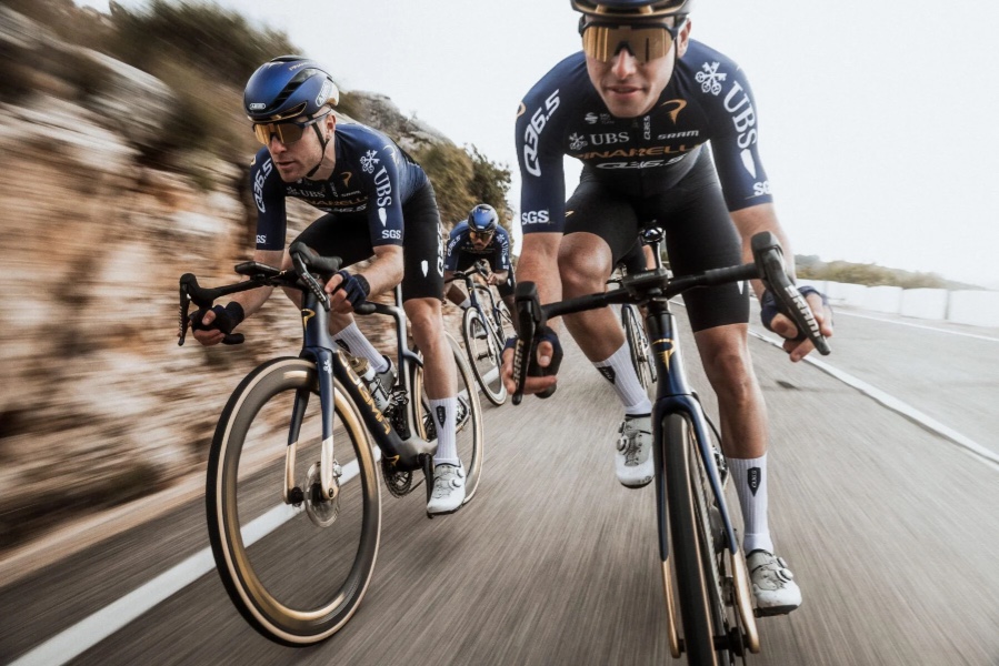 Q36.5 Pro Cycling Team riders training at speed